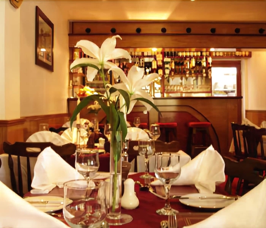 Imagen del bar/restaurante del Hotel Acorn Lodge Gatwick. Foto 2