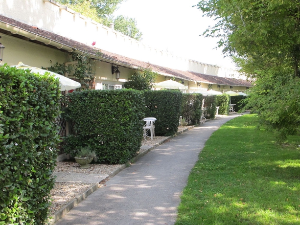 Imagen de los exteriores del Hotel Acostel. Foto 8