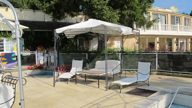 Imagen de los exteriores del Hotel Acostel. Foto 9