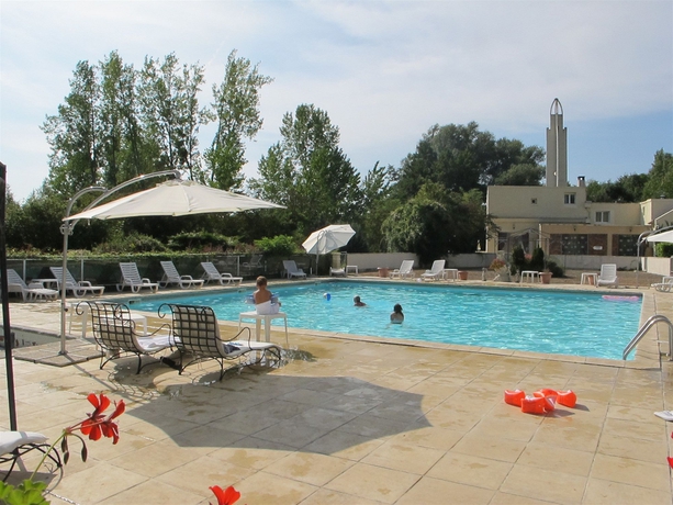 Imagen de la piscina del Hotel Acostel. Foto 12