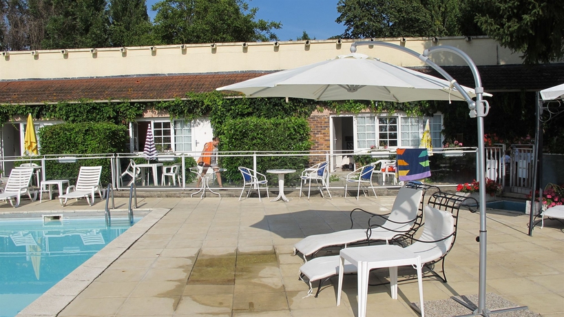 Imagen de la piscina del Hotel Acostel. Foto 13
