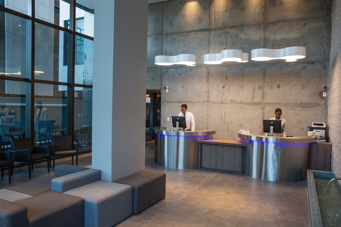 Imagen de los interiores del Hotel Acqua Suites. Foto 19