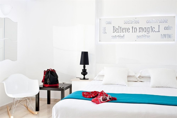 Imagen de la habitación del Hotel Acqua Vatos Santorini. Foto 8