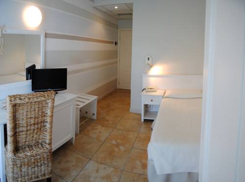 Imagen de la habitación del Hotel Acquamarina. Foto 9