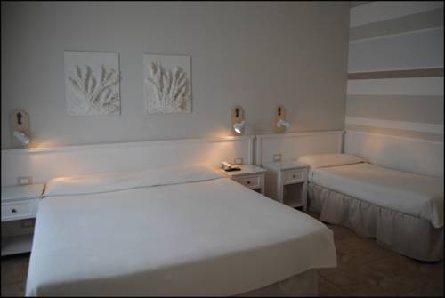 Imagen de la habitación del Hotel Acquamarina. Foto 10