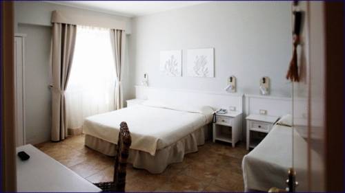 Imagen de la habitación del Hotel Acquamarina. Foto 11