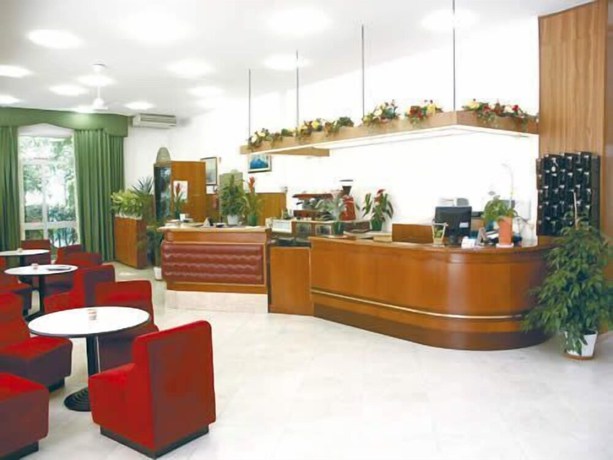 Imagen de los interiores del Hotel Acquaterme. Foto 16
