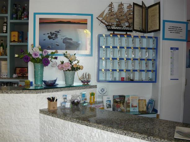 Imagen de los interiores del Hotel Acquazzurra. Foto 16