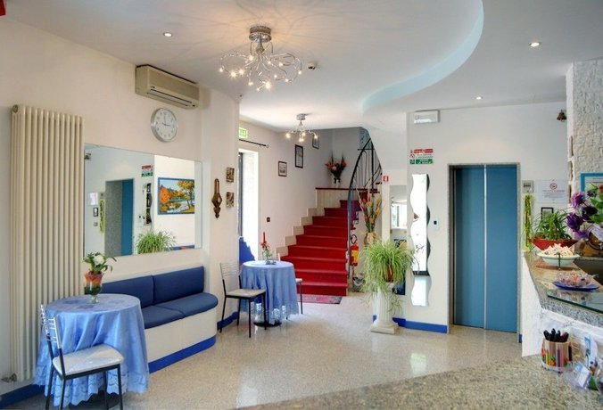 Imagen del bar/restaurante del Hotel Acquazzurra. Foto 3