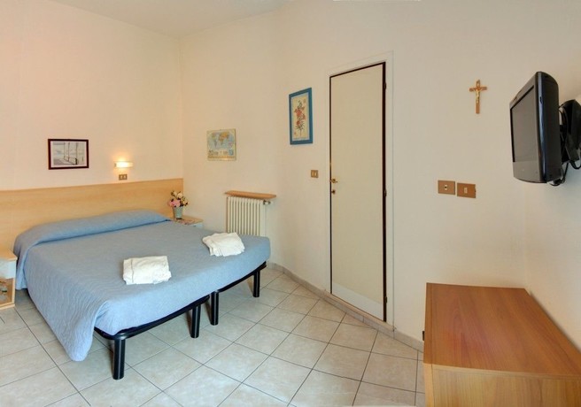 Imagen de la habitación del Hotel Acquazzurra. Foto 8