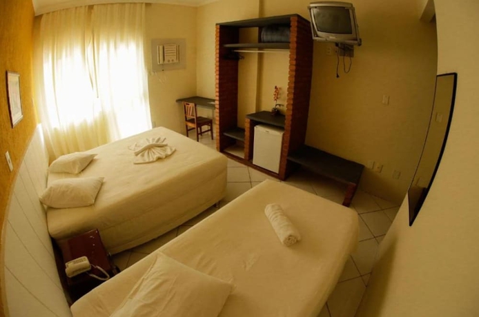 Imagen de la habitación del Hotel Acr&oacute;polis Marina. Foto 7