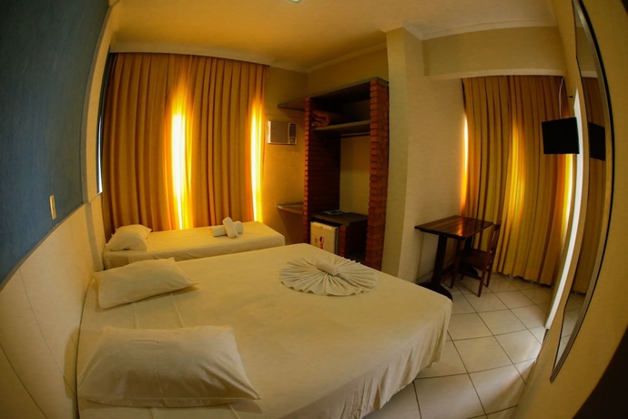 Imagen de la habitación del Hotel Acr&oacute;polis Marina. Foto 9