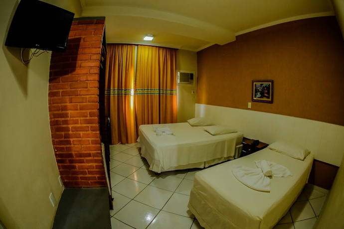 Imagen de la habitación del Hotel Acr&oacute;polis Marina. Foto 12