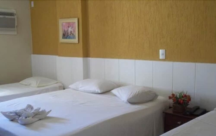 Imagen de la habitación del Hotel Acr&oacute;polis Marina. Foto 15