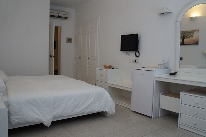 Imagen de la habitación del Hotel Acrogiali Beachfront. Foto 7