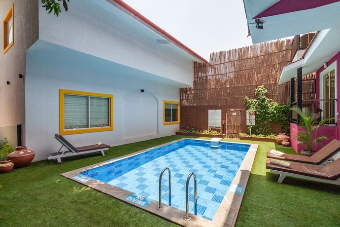 Imagen de la piscina del Hotel Acron Seaway Resort. Foto 17