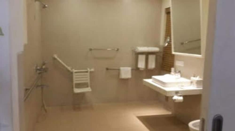 Imagen de la habitación del Hotel Acron Waterfront Resort. Foto 4