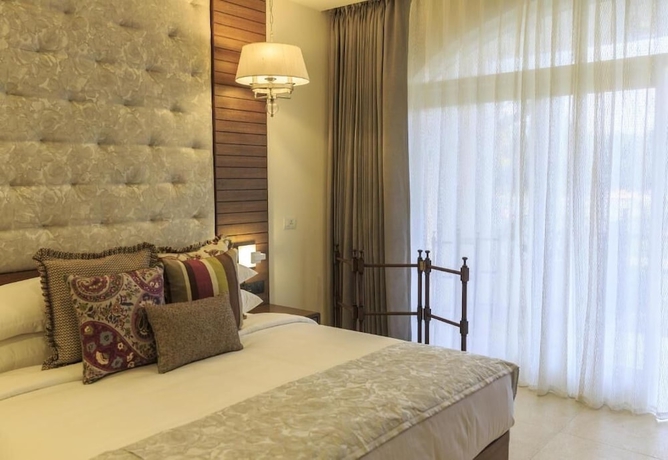 Imagen de la habitación del Hotel Acron Waterfront Resort. Foto 16