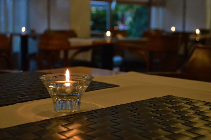 Imagen del bar/restaurante del Hotel Acropol. Foto 5