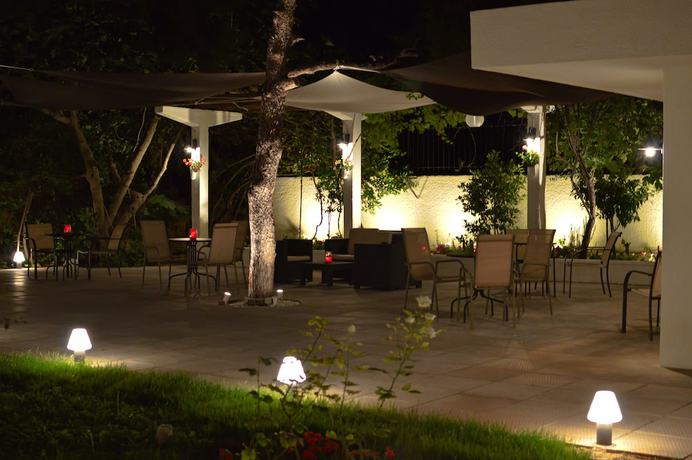 Imagen de los exteriores del Hotel Acropol. Foto 18