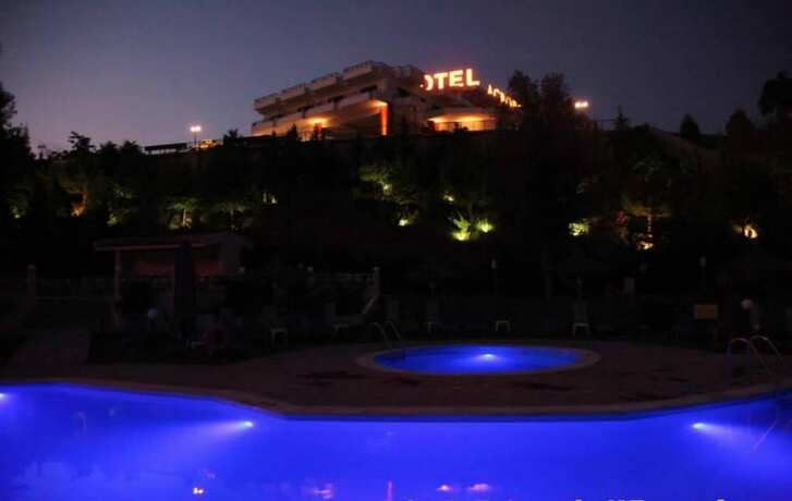 Imagen general del Hotel Acropol, Lefkonas. Foto 1