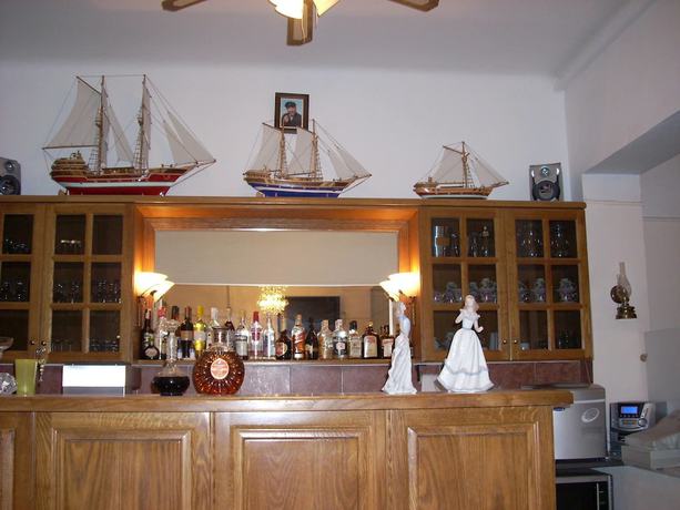 Imagen del bar/restaurante del Hotel Acropole, Loutraki - Perachora. Foto 2