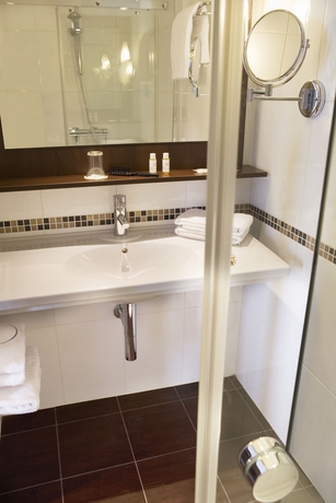 Imagen de la habitación del Hotel Acropole, Montparnasse. Foto 4