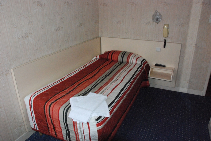 Imagen de la habitación del Hotel Acropolis, Lourdes. Foto 2