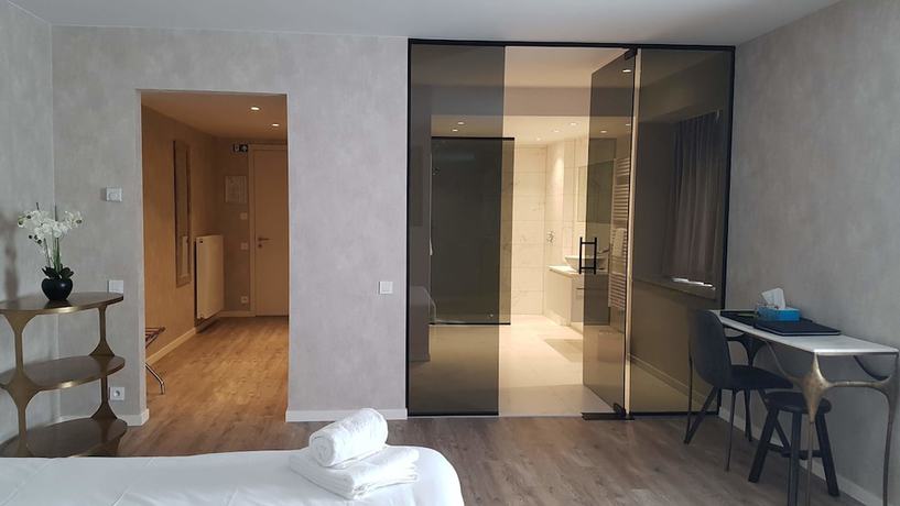 Imagen de la habitación del Hotel Acropolis, St-Laureinsstrand. Foto 6