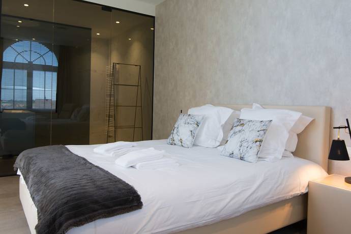 Imagen de la habitación del Hotel Acropolis, St-Laureinsstrand. Foto 8
