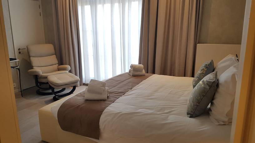 Imagen de la habitación del Hotel Acropolis, St-Laureinsstrand. Foto 13