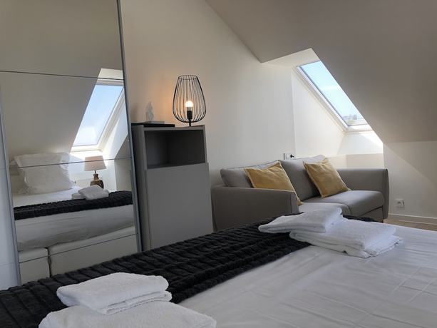 Imagen de la habitación del Hotel Acropolis, St-Laureinsstrand. Foto 14