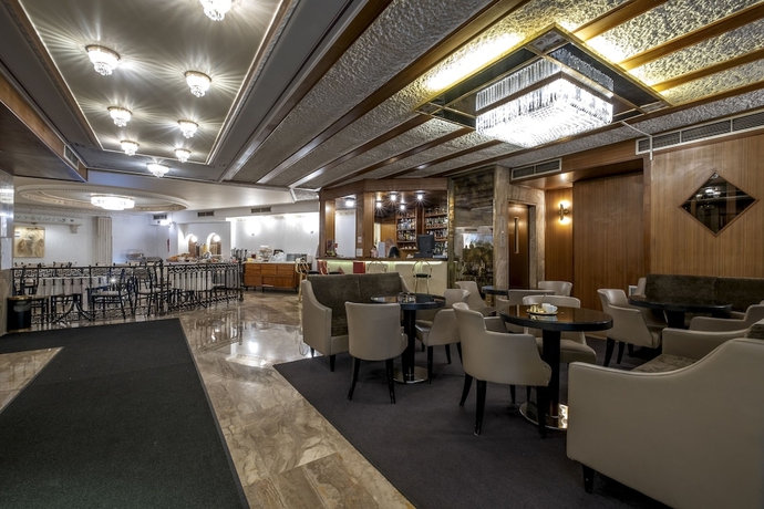 Imagen de los interiores del Hotel Acropolis View. Foto 18