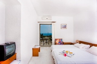 Imagen de la habitación del Hotel Across Paschos. Foto 3