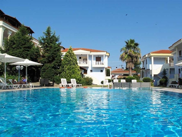 Imagen general del Hotel Acrotel Lily Ann Village. Foto 2