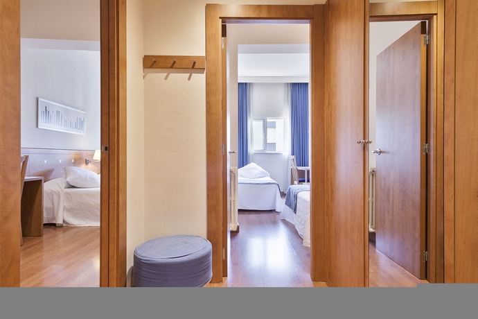 Imagen de la habitación del Hotel Acta Antibes. Foto 10