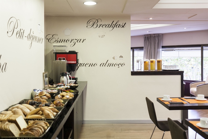 Imagen del bar/restaurante del Hotel Acta Antibes. Foto 7