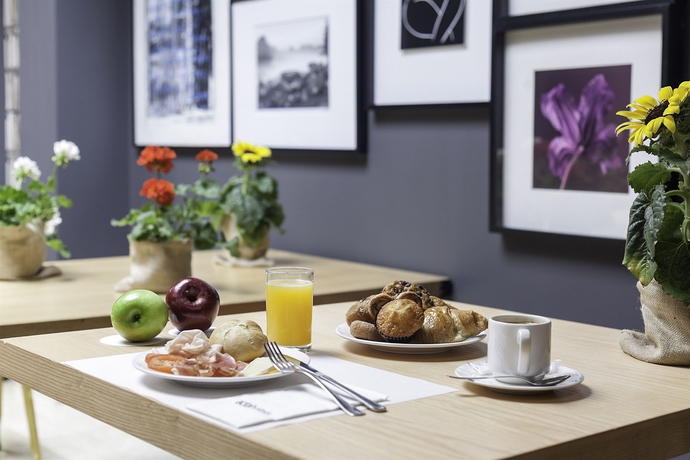 Imagen del bar/restaurante del Hotel Acta Bcn 40. Foto 5