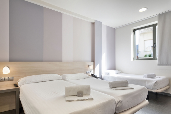 Imagen de la habitación del Hotel Acta Laumon. Foto 8