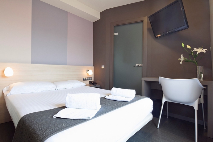 Imagen de la habitación del Hotel Acta Laumon. Foto 9