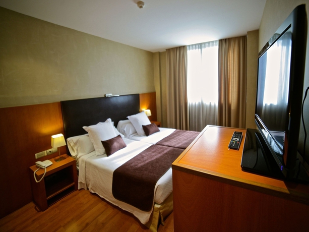 Imagen de la habitación del Hotel Acta Sant Just. Foto 8