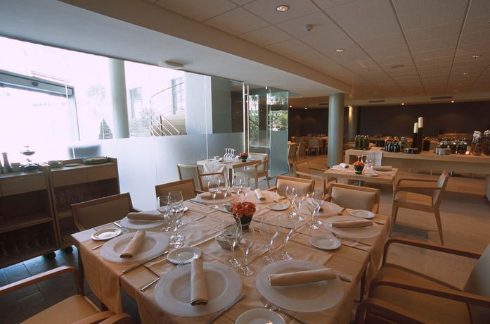 Imagen del bar/restaurante del Hotel Acta Sant Just. Foto 4