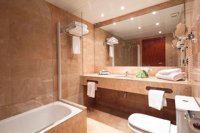 Imagen de la habitación del Hotel Acta Splendid. Foto 13