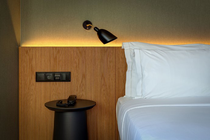 Imagen de la habitación del Hotel Acta The Clover. Foto 8