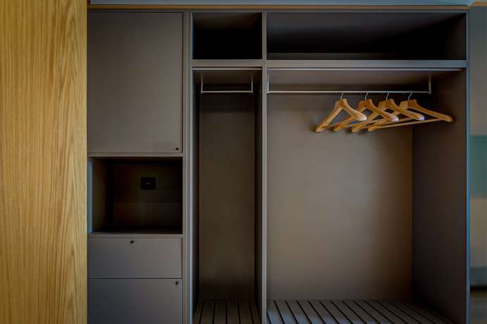 Imagen de la habitación del Hotel Acta The Clover. Foto 9