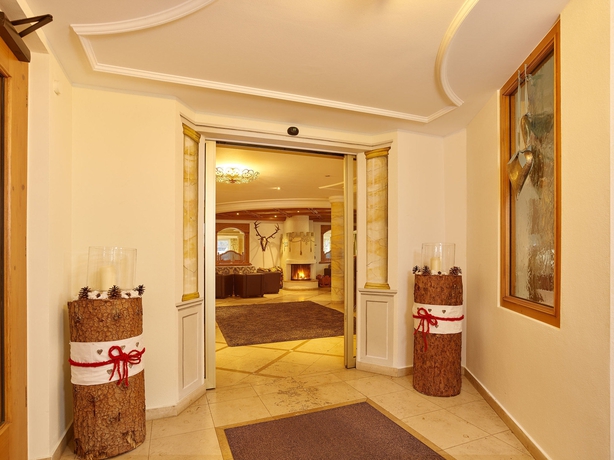 Imagen de los interiores del Hotel Activehotel Bergkönig. Foto 4