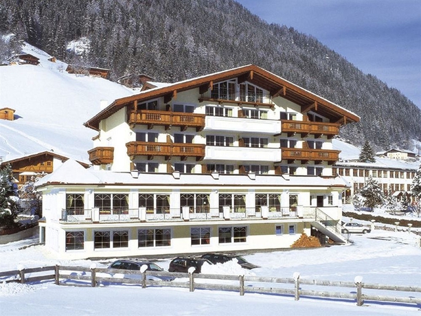 Imagen de los exteriores del Hotel Activehotel Bergkönig. Foto 3