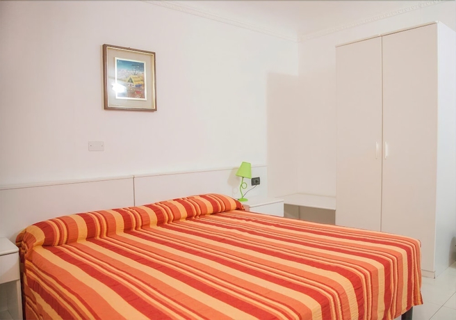 Imagen de la habitación del Hotel Actor. Foto 13