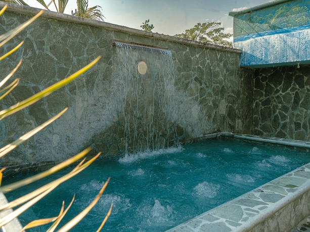 Imagen de la piscina del Hotel Acuarela del Rio. Foto 12