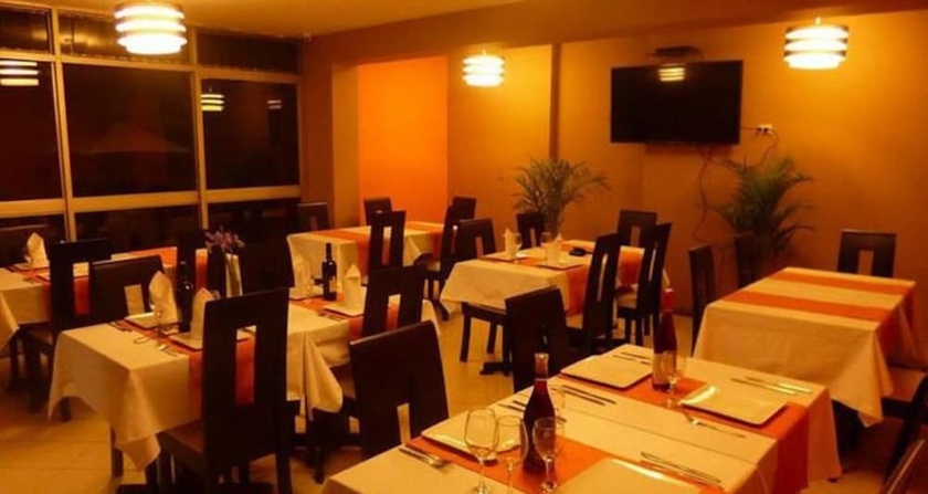 Imagen del bar/restaurante del Hotel Acuario and Suites. Foto 2